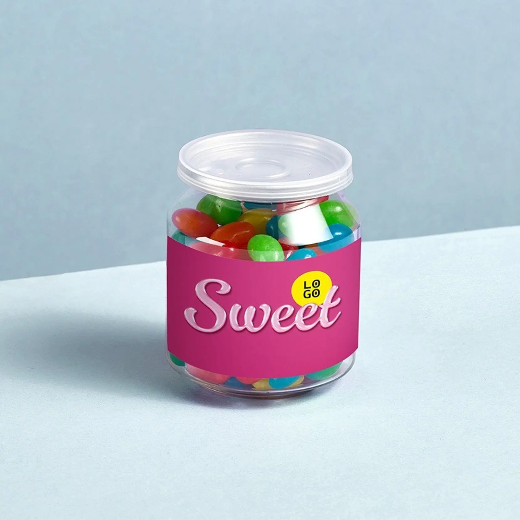 סוכריות ג'לי בקופסה שקופה